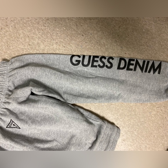 Bundle of XS/S Tanks &!Trackies, all listed together @ 1!unbeatable price. - Picture 8 of 10